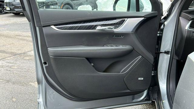 new 2025 Cadillac XT6 car, priced at $60,540