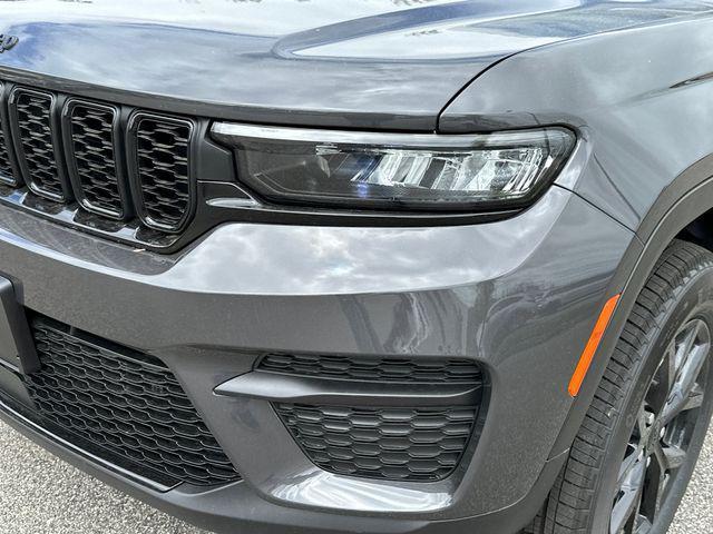 new 2025 Jeep Grand Cherokee car, priced at $43,504
