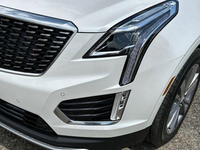 new 2025 Cadillac XT5 car, priced at $54,610