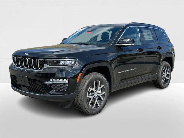 new 2025 Jeep Grand Cherokee car, priced at $45,499