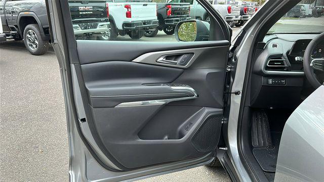 new 2026 Chevrolet Traverse car, priced at $47,920