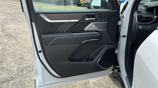 new 2025 GMC Acadia car, priced at $62,715