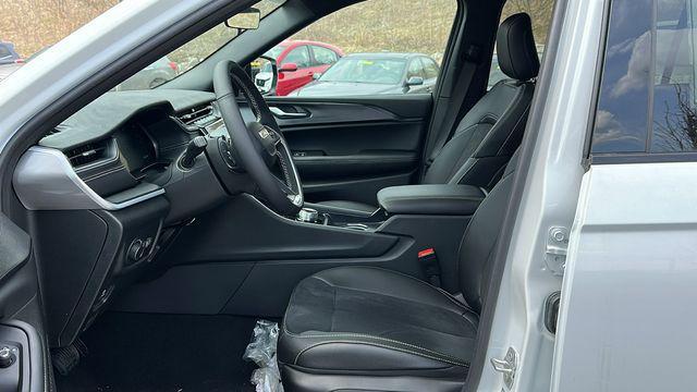 new 2025 Jeep Grand Cherokee L car, priced at $45,073