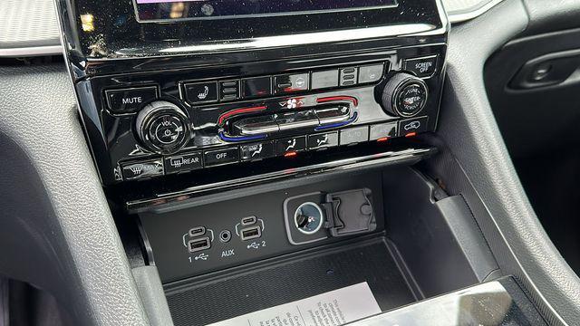 new 2025 Jeep Grand Cherokee L car, priced at $45,073