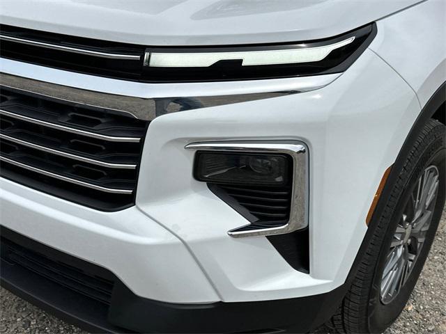 new 2025 Chevrolet Traverse car, priced at $43,695