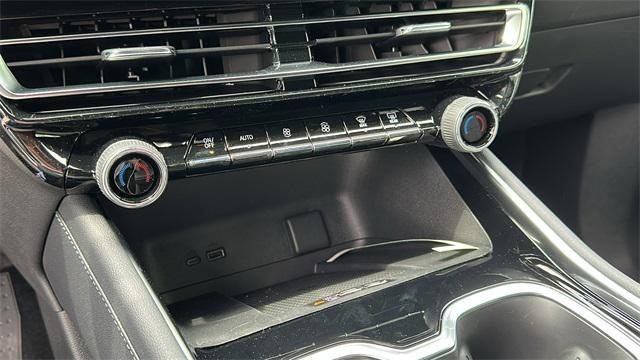 new 2025 Chevrolet Traverse car, priced at $43,695