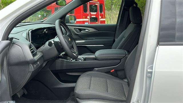 new 2025 Chevrolet Traverse car, priced at $43,695