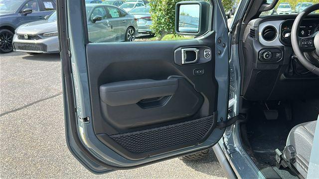 new 2025 Jeep Wrangler car, priced at $44,687