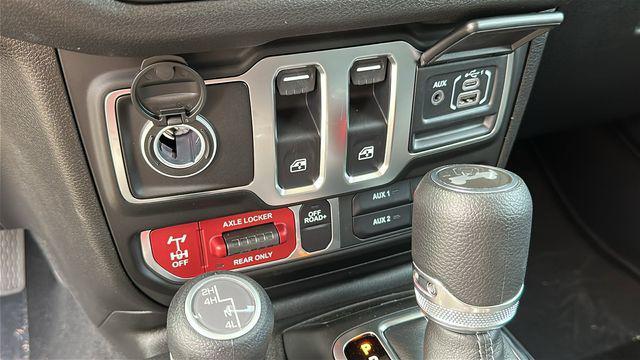 new 2025 Jeep Wrangler car, priced at $44,687