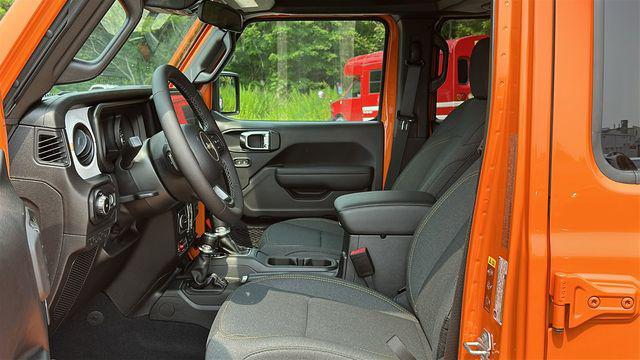 new 2025 Jeep Wrangler car, priced at $58,665