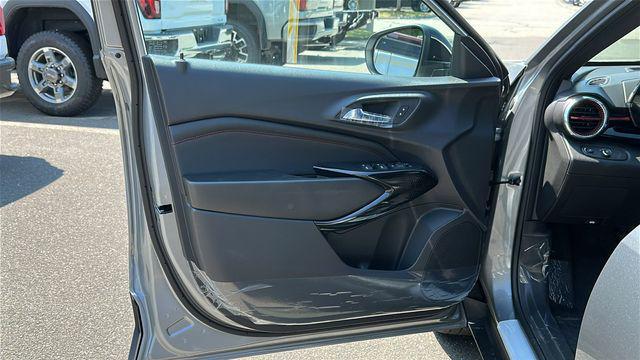 new 2025 Chevrolet Trax car, priced at $27,085
