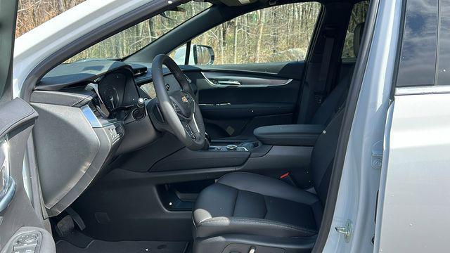 new 2025 Cadillac XT5 car, priced at $46,915
