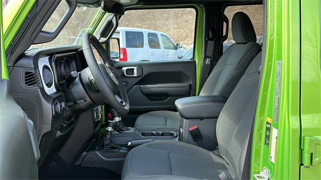 new 2025 Jeep Wrangler car, priced at $52,765