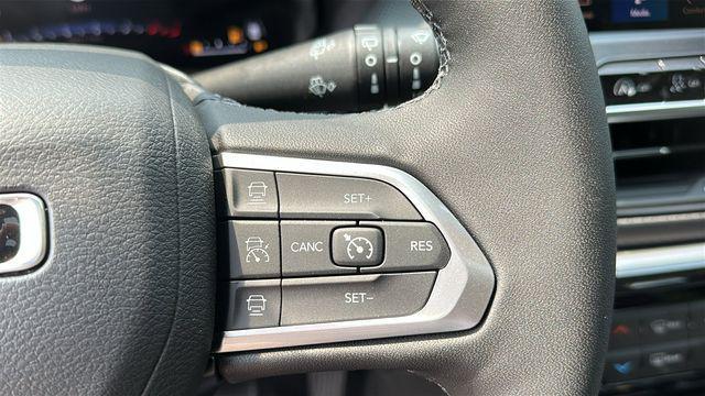 new 2025 Jeep Compass car, priced at $30,499