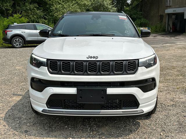 new 2025 Jeep Compass car, priced at $30,499