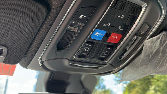 new 2025 Jeep Grand Cherokee car, priced at $41,334