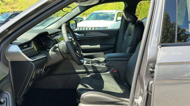 new 2025 Jeep Grand Cherokee car, priced at $41,334