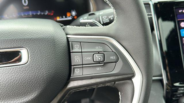 new 2025 Jeep Grand Cherokee car, priced at $40,119