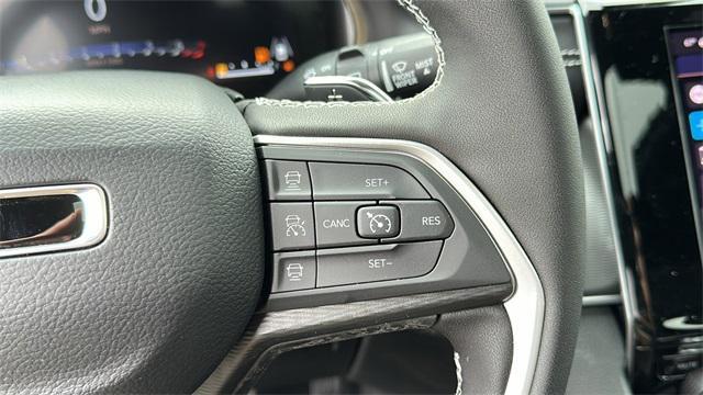 new 2025 Jeep Grand Cherokee car, priced at $40,471