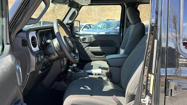 new 2025 Jeep Wrangler car, priced at $50,694