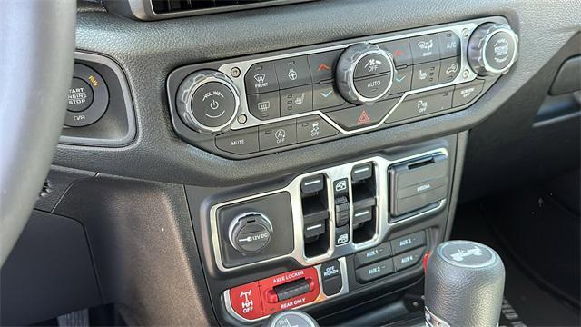 new 2025 Jeep Wrangler car, priced at $51,694