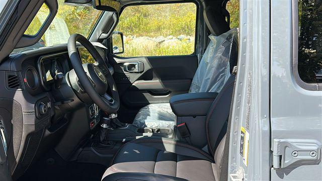 new 2025 Jeep Wrangler car, priced at $61,390