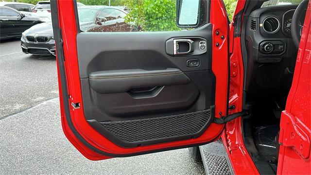 new 2025 Jeep Wrangler car, priced at $55,558