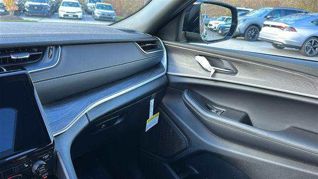 new 2025 Jeep Grand Cherokee car, priced at $49,233