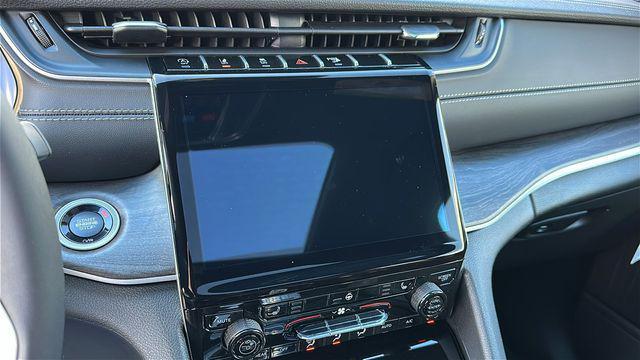 new 2025 Jeep Grand Cherokee car, priced at $49,233