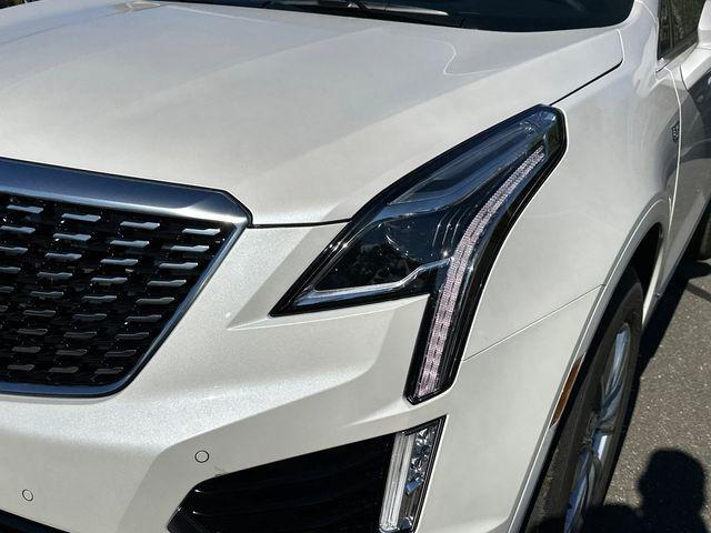 new 2025 Cadillac XT5 car, priced at $44,015