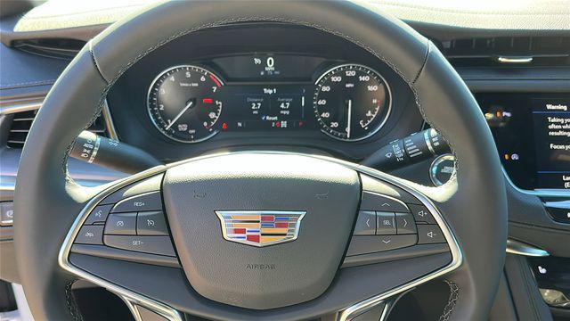 new 2025 Cadillac XT5 car, priced at $44,015