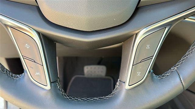 new 2025 Cadillac XT5 car, priced at $44,015