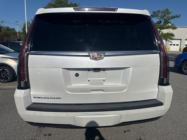 used 2020 Cadillac Escalade ESV car, priced at $34,887