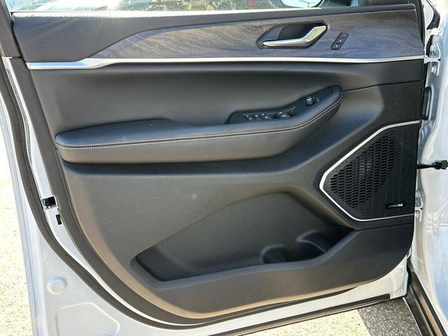 new 2024 Jeep Grand Cherokee L car, priced at $49,995