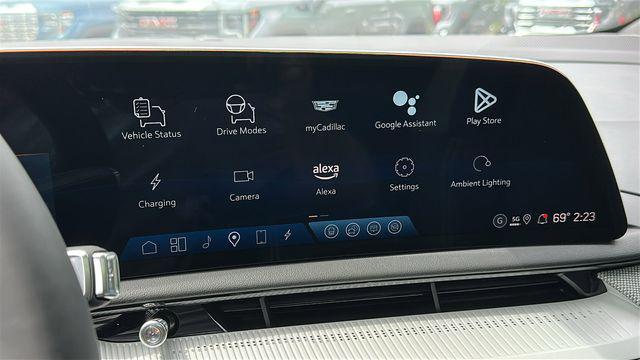 new 2025 Cadillac OPTIQ car, priced at $41,345