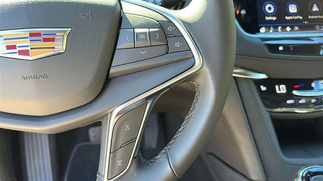 new 2025 Cadillac XT5 car, priced at $42,790