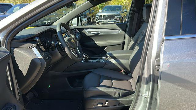 new 2025 Cadillac XT5 car, priced at $42,790
