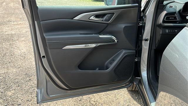 new 2025 Chevrolet Traverse car, priced at $45,445