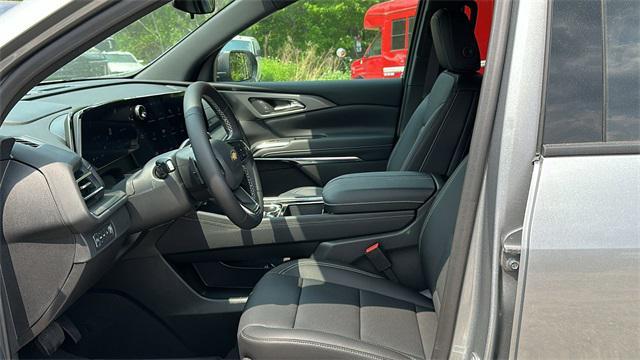 new 2025 Chevrolet Traverse car, priced at $45,445