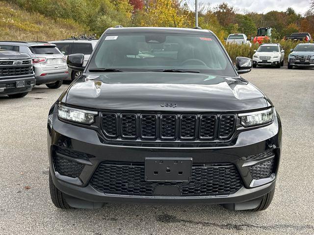 new 2025 Jeep Grand Cherokee car, priced at $40,999