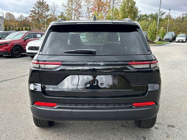 new 2025 Jeep Grand Cherokee car, priced at $40,999