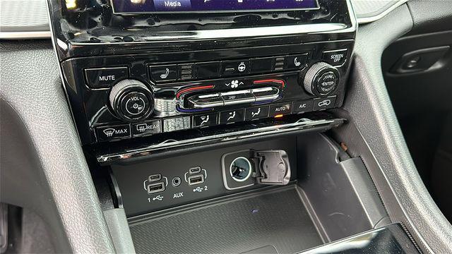 new 2025 Jeep Grand Cherokee car, priced at $40,999