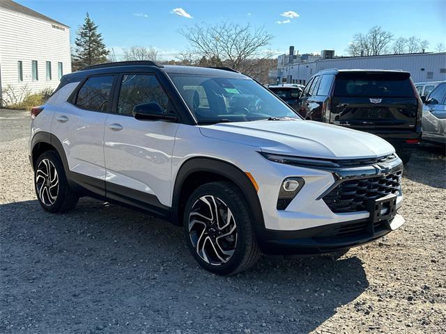 new 2025 Chevrolet TrailBlazer car, priced at $33,325