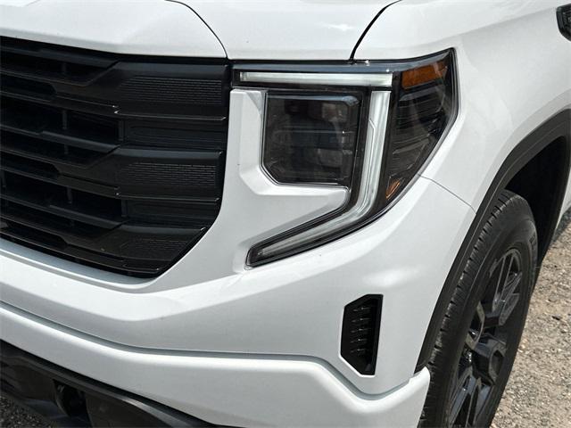 new 2025 GMC Sierra 1500 car, priced at $48,695