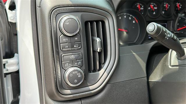 new 2025 GMC Sierra 1500 car, priced at $48,695