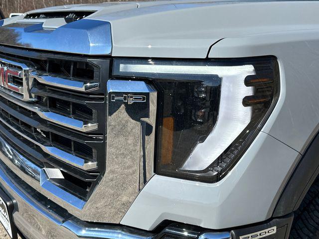 new 2025 GMC Sierra 2500 car, priced at $71,175
