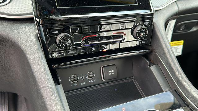 new 2025 Jeep Grand Cherokee car, priced at $41,495