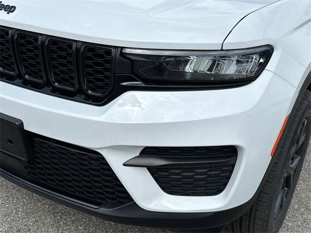 new 2025 Jeep Grand Cherokee car, priced at $38,495