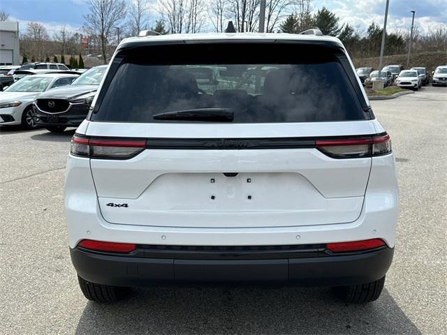 new 2025 Jeep Grand Cherokee car, priced at $38,495