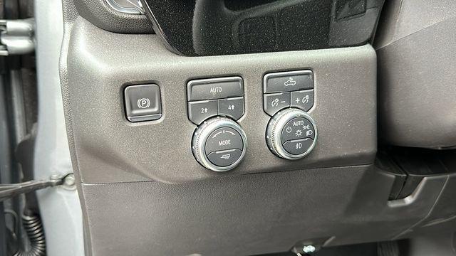 new 2025 GMC Sierra 1500 car, priced at $47,235